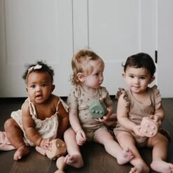 Mushie Kinder-Baby Spiel-W&uuml;rfel Tradewinds Stone -Babyprodukte Geschäft hersteller mushie kinder baby spiel wuerfel tradewinds stone 3