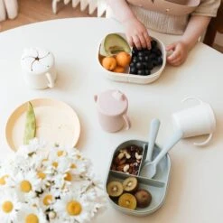 Mushie Kinder-Lunchbox Mit Gabel Und Löffel Cloud 6 Mushie Kinder-Lunchbox Mit Gabel Und Löffel Cloud -Babyprodukte Geschäft hersteller mushie kinder lunchbox mit gabel und loeffel cloud 3